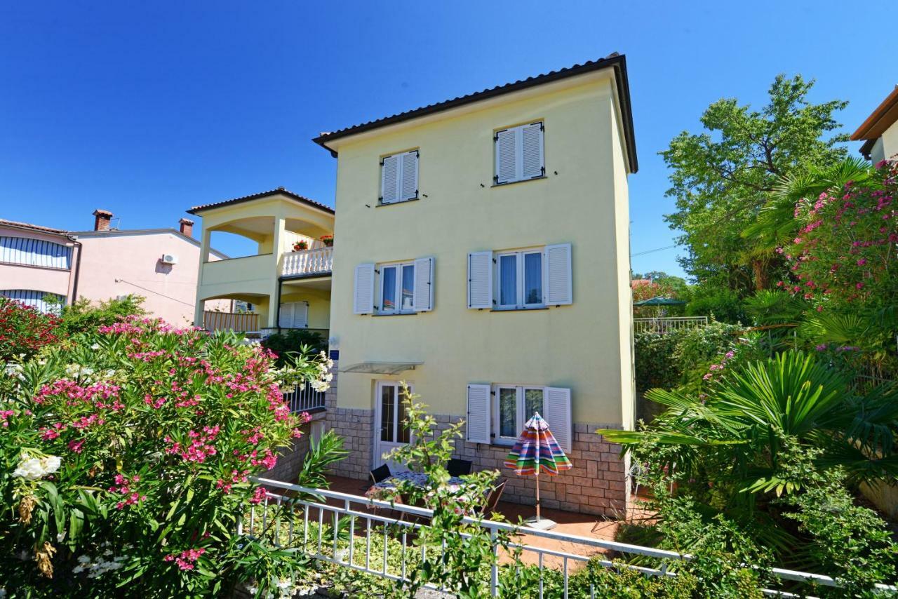 Apartments Krebel Poreč Exteriör bild