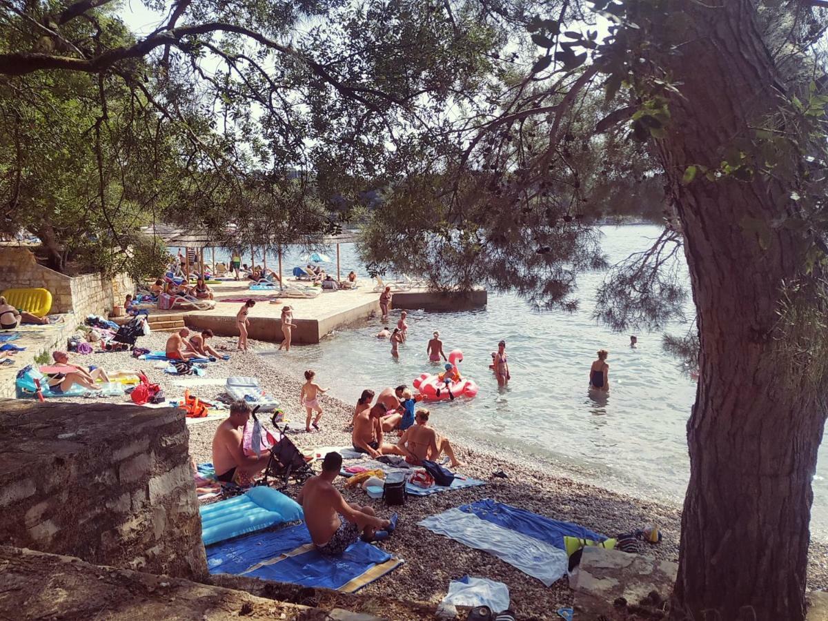 Apartments Krebel Poreč Exteriör bild
