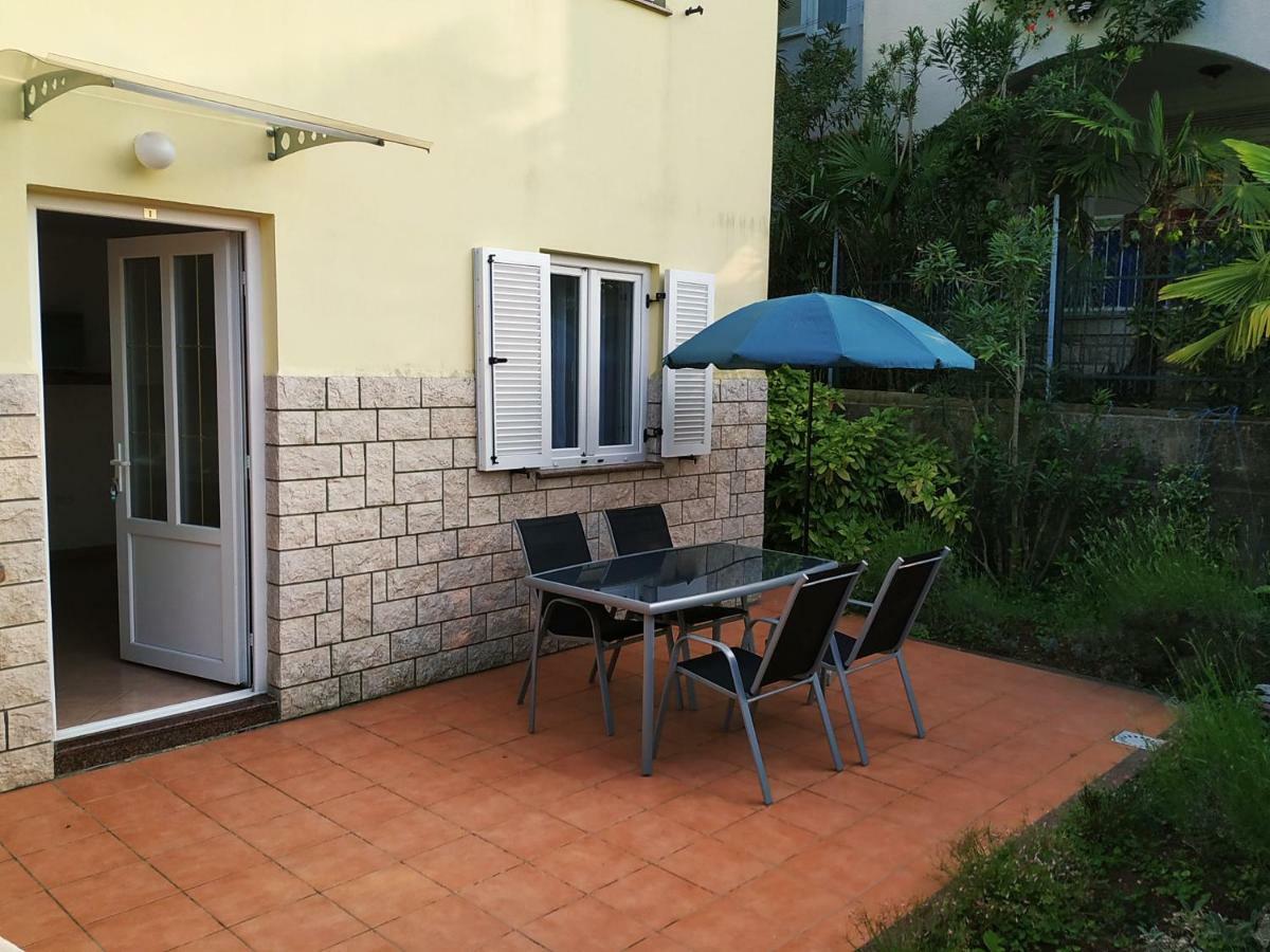 Apartments Krebel Poreč Exteriör bild